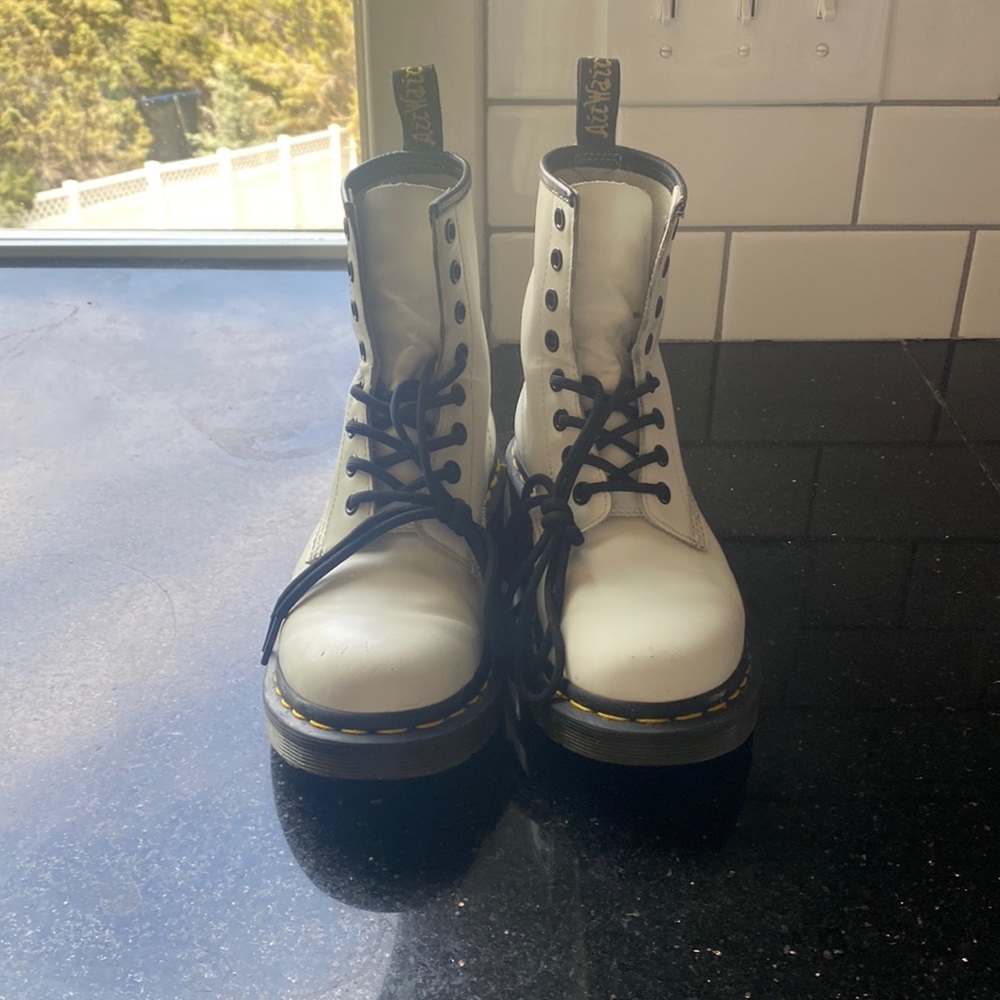 1460 womens smooth leather lace up boots - dr. martens